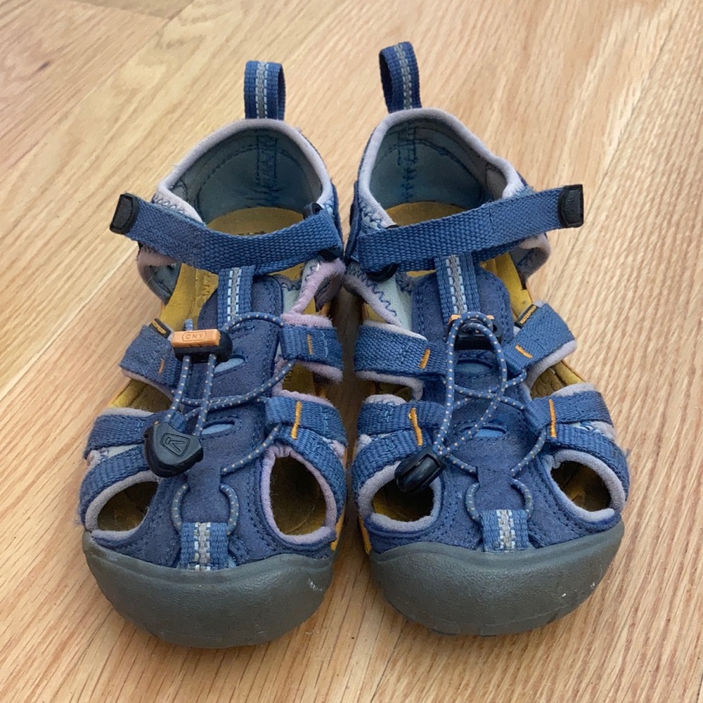 Size 12. 18.5cm